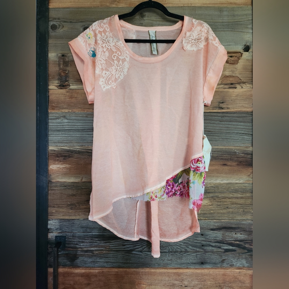 NWT ARATTA Peach Lace Floral Women's Top With Lace Beautiful